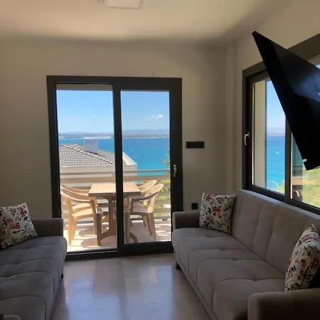 Levon Apartment Ildiri