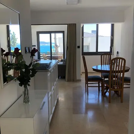 Levon Apartment *